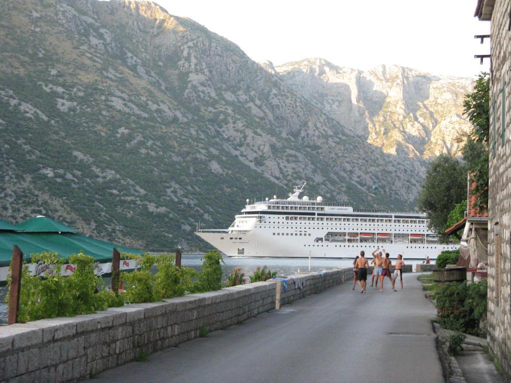 Apartments Penovic Kotor Exterior foto